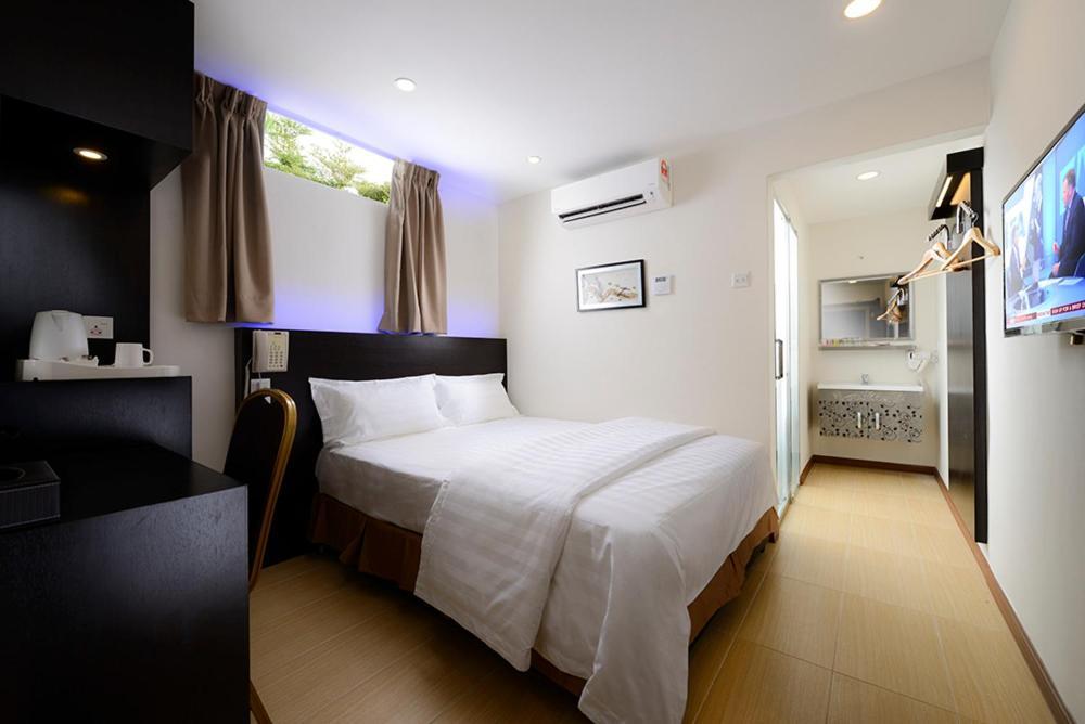 Ernes Hotel Bayu Mutiara Bukit Mertajam Exterior foto